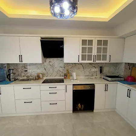 Flat For Rent At The City Center Of Kusadası
